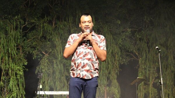 Gustavo Cabaña y sus 22 años de carrera humorística