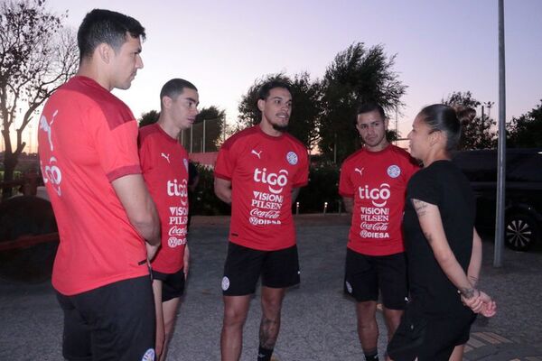 Jessica Martínez y una visita a la selección paraguaya en Sevilla - Selección Paraguaya - ABC Color