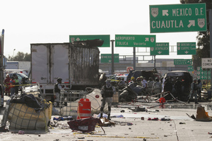 Siniestro vial deja casi una veintena de muertos en México | 1000 Noticias