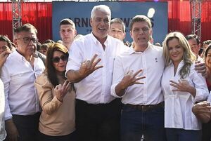 Nicanor dice que Wiens “no es una marioneta” y asegura que posibilidad de renuncia es “chisme de peluquería” - Política - ABC Color