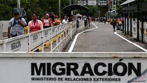 Colombia y Venezuela reabren su frontera común de más de 2 mil kilómetros