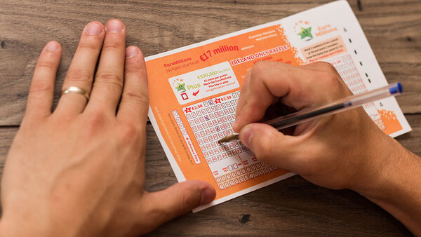 Diario HOY | Estuvo a punto de tirar a la basura un boleto de lotería ganador de un millón de euros