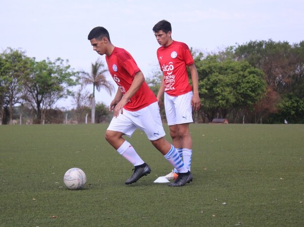 La Albirroja Sub 15 activó en Ypané - APF