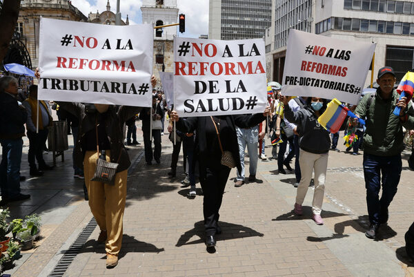 Los colombianos protestan por primera vez contra el Gobierno de Petro - MarketData