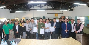 Jóvenes privados de libertad renuevan becas universitarias