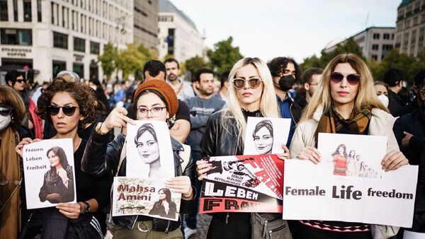 La ONU pide a Irán respetar manifestaciones pacíficas y derechos de la mujer