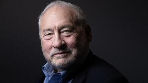 Joseph Stiglitz, nobel de Economía critica la suba de tasas en EEUU y UE porque agravarán la recesión - Revista PLUS