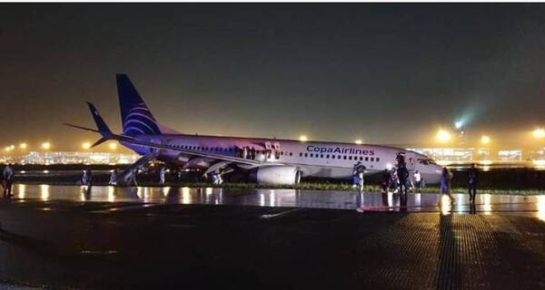 Crónica / [VIDEO] Cantante paraguaya tuvo que saltar de un avión que aterrizó de emergencia