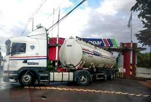 Combustible de exportación fue vendido a mayor precio que en el mercado interno, afirma Petropar - .::Agencia IP::.