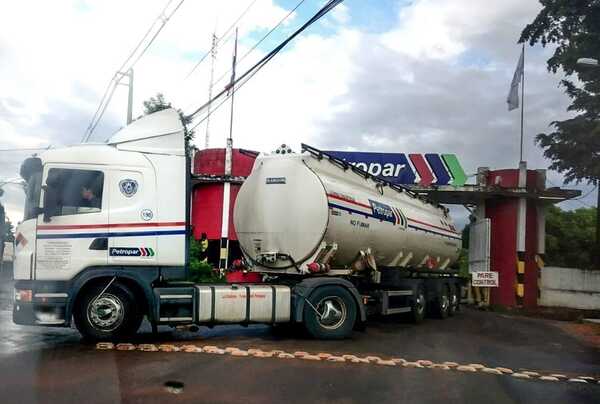 Combustible de exportación fue vendido a mayor precio que en el mercado interno, afirma Petropar - .::Agencia IP::.