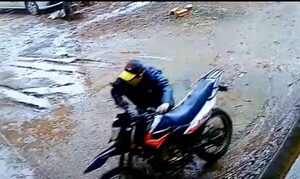 Solitario delincuente hurta motocicleta de la X Región