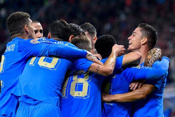 Italia acaba con el sueño de Hungría y accede a la fase final - Fútbol Internacional - ABC Color