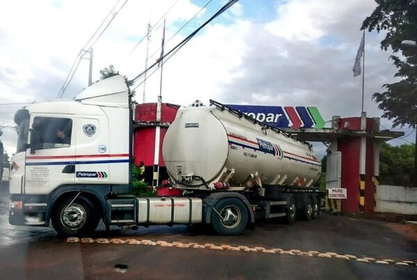 Petropar vendió combustible a Bolivia a precio más elevado