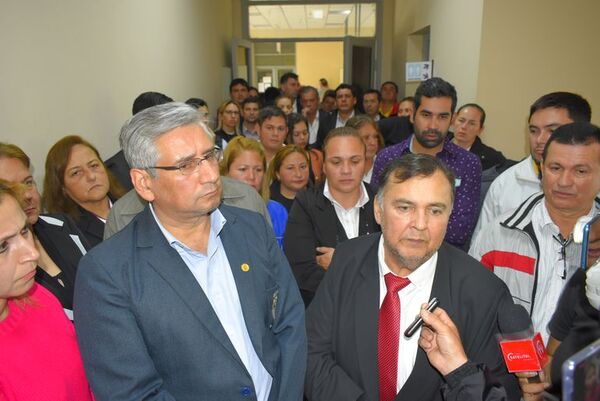 Video: gobernador de Guairá dice recibir pedido desde el Ejecutivo para abandonar su cargo - Política - ABC Color