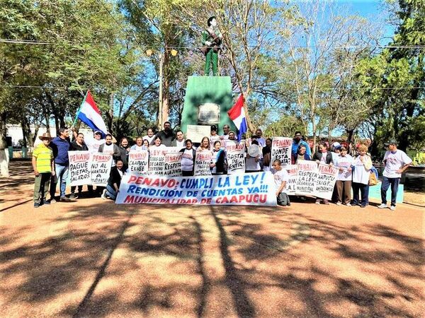 Intendente de Caapucú toma represalia contra dos estudiantes que se manifestaron en su contra - Política - ABC Color