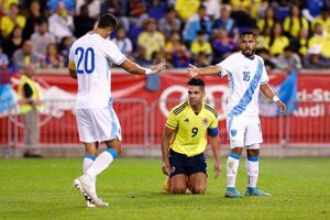El Tigre Falcao sigue rugiendo como centenario - Fútbol Internacional - ABC Color