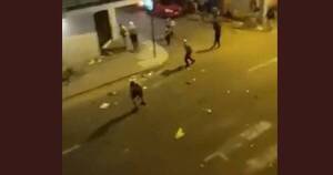 La Nación / Un herido en enfrentamiento entre barras de Luque durante festejos