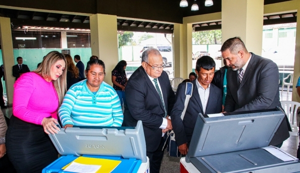 Capacitación sobre uso de la máquinas de votación llega a comunidades indígenas - .::Agencia IP::.