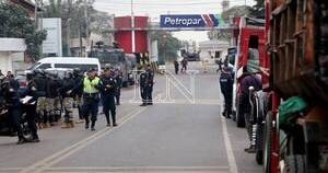 La Nación / “Una bofetada más al pueblo paraguayo”, dice senador sobre gasoil de Petropar abaratado para Bolivia