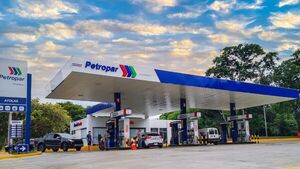 Camioneros exigen reducción de G. 560 en los combustibles | Análisis Macro | 5Días