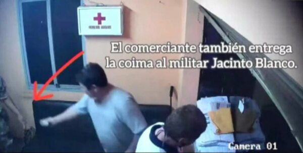 Divulgan videos de pedidos de coima para pasar contrabando en CDE - Policiales - ABC Color