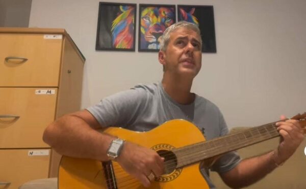 (VIDEO)Regis Marques sorprendió mostrando sus habilidades con las “curvas”