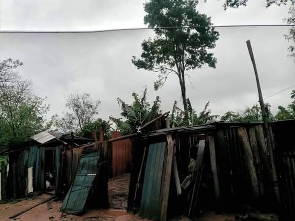Crónica / Destrozos mante causó un furioso temporal en Liberación