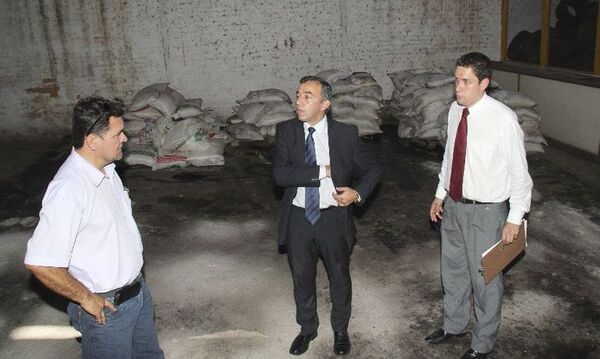 Fúster no descarta que grandes importadores se dediquen al contrabando - Economía - ABC Color