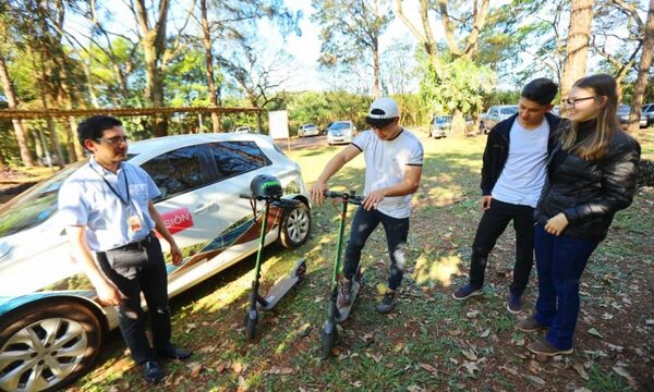 ITAIPU y PTI expusieron sobre “Movilidad Eléctrica, una visión país» en la UNE