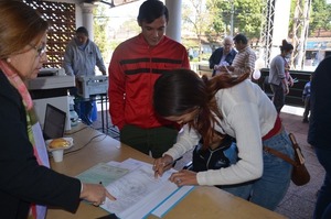 Ciudad Mujer Móvil sigue sumando atenciones en el barrio Santísima Trinidad