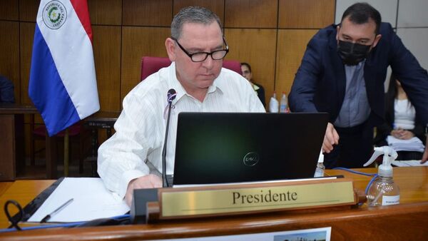 Senadores dictaminan por rechazo a subsidio a Petropar