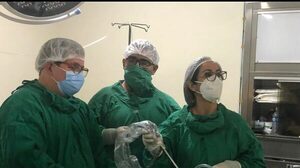 Realizan primera cirugía transoral de tiroides