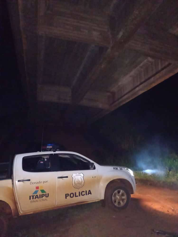 Hallaron feto al costado del río Monday; pescador vio cuando se tiró una bolsa