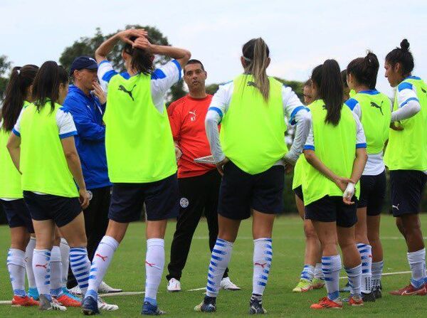Selección Femenina: convocadas para Amistoso Internacional - Fútbol - ABC Color