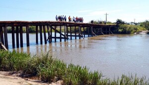 Pescador halla feto dentro de una bolsa al costado del río Monday