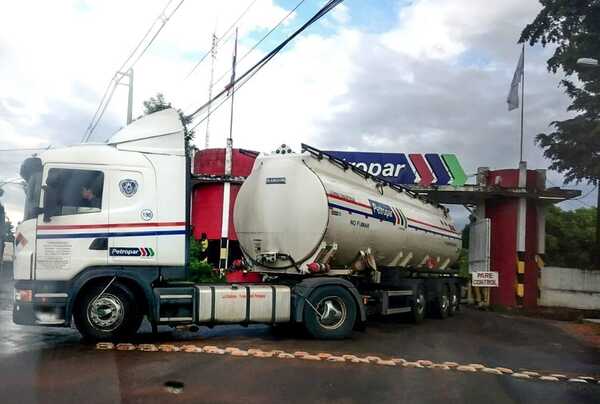 Combustible de exportación fue vendido a mayor precio que en el mercado interno, afirma Petropar - Revista PLUS