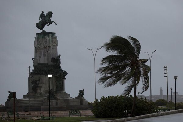 Cuba reporta daños “considerables” tras el paso del huracán Ian; Florida se prepara | 1000 Noticias