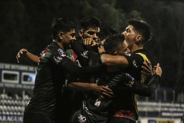 ¡Lo hizo de nuevo! Tembetary borró a otro equipo de Primera y se anota en semis