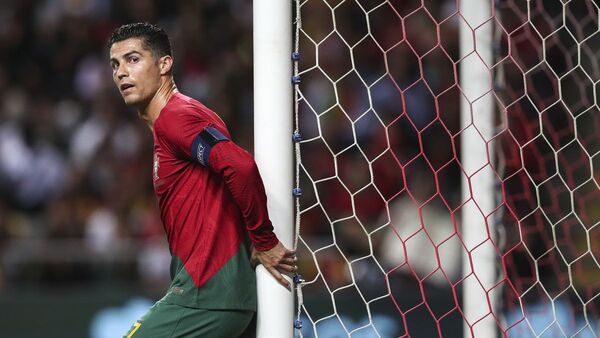 Fernando Santos: "Cristiano normalmente las marca"