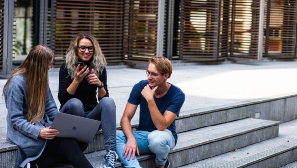 Hablemos sobre retención de talento: millennials y generación Z quieren que empresas les demuestren aprecio