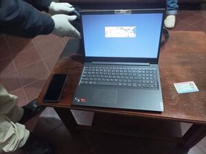 Detienen a presuntos reducidor y ladrón tras el robo de una notebook de una escuela de San Antonio - Nacionales - ABC Color
