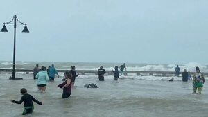 El huracán Ian ascendió a categoría 4 y se acerca a Florida con vientos catastróficos, marejadas ciclónicas e inundaciones