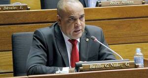La Nación / Contrabando: “Es normal en este gobierno no ver destituidos”, dice Bachi Núñez