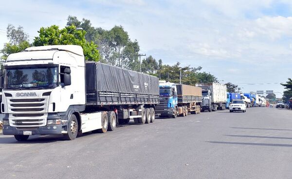 Camioneros anuncian movilización frente a estadio Defensores del Chaco durante inauguración de Juegos ODESUR