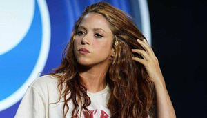 Crónica / Exempleada ventiló que Shakira pide que nadie le "mire a los ojos"
