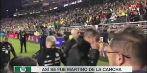 Crónica / [VIDEO] ¡“Tata” Martino recibió abucheos de aquí para allá de los mexicanos!