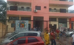 Principio de incendio en edificio causó susto, en el Área 2