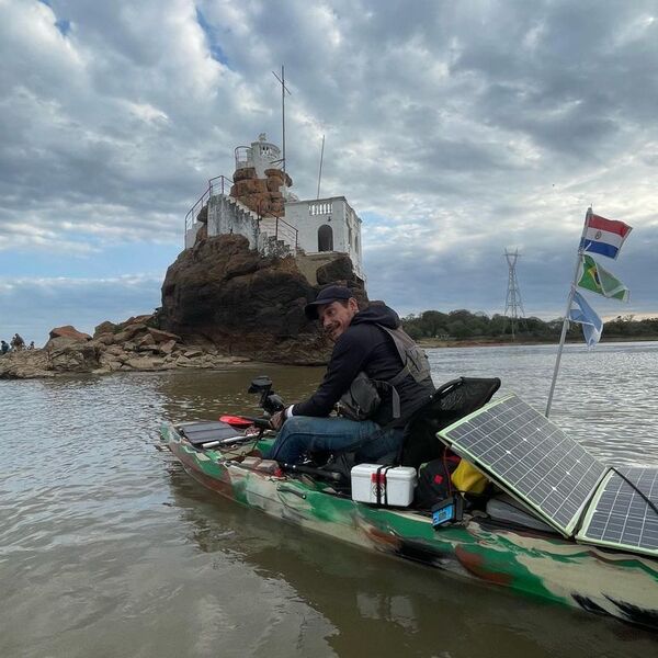 Llegó a Asunción tras un recorrido de 1.910 km en kayak - Nacionales - ABC Color