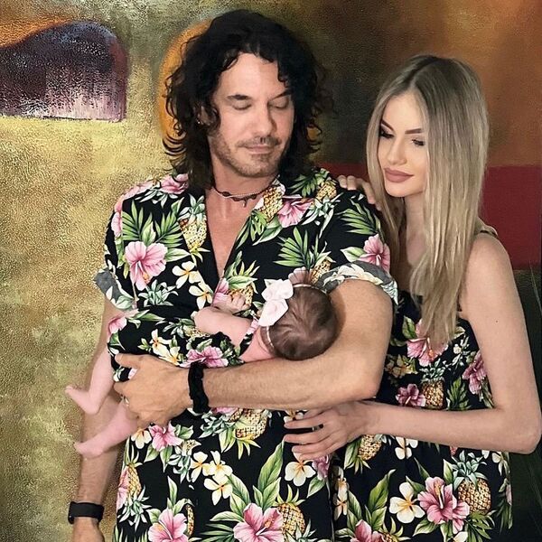 Mario Cimarro posó por primera vez con su hija Briana - Gente - ABC Color