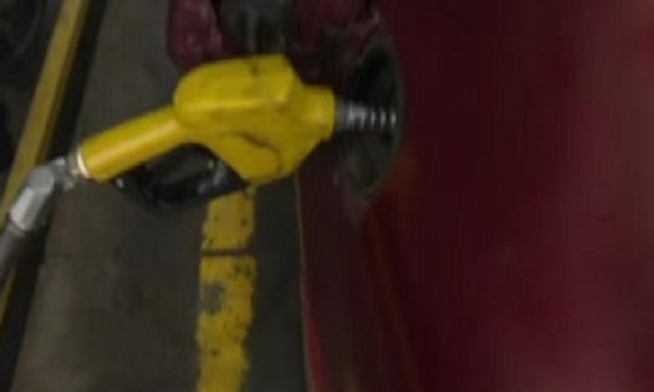 Misión imposible: Cargar combustible más barato - SNT